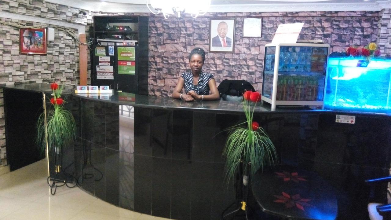 Royal Palm Hotel And Suites Nakuru Exterior photo